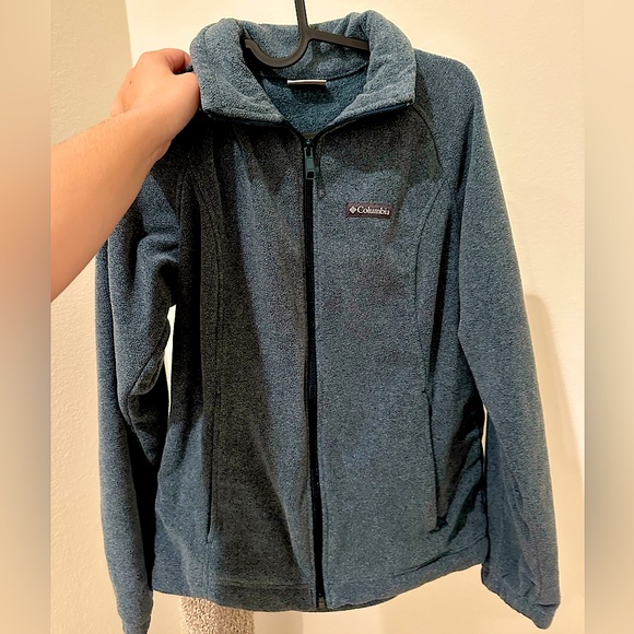 Woman’s Columbia zip up sweater - Picture 1 of 1